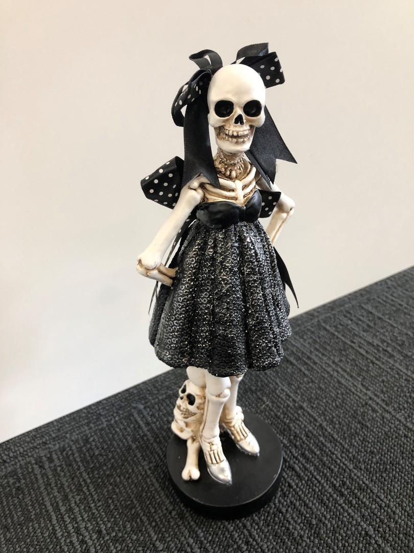 Halloween - Skeleton Lady In Black Dress image 0